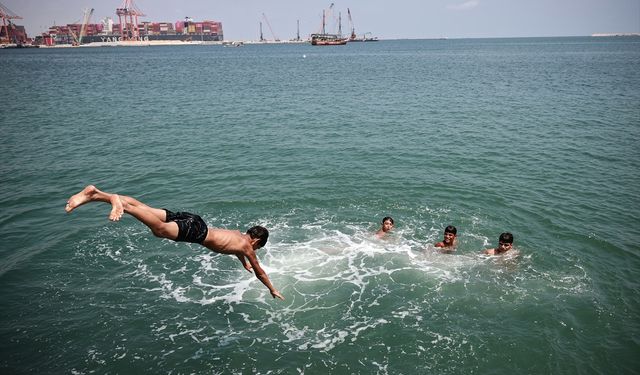 Doğu Akdeniz'de sıcak hava ve yüksek nem etkisini sürdürdü