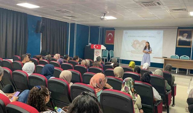 Osmaniye’de öğretmenlere koruyucu ailelik sistemi anlatıldı