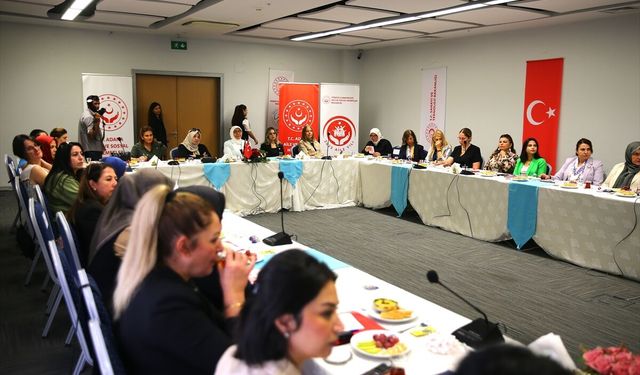 Adana'da 'Gönül Elçileri ile Koruyucu Aile Farkındalık Toplantısı' yapıldı