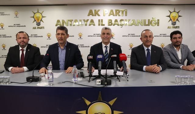 Ticaret Bakanı Bolat, Antalya'da partililerle buluştu: