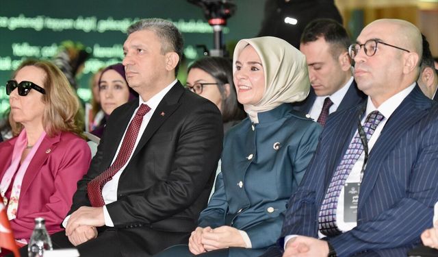 Bakan Göktaş, Antalya'da 'Yükselen Kadınlar' programında konuştu: