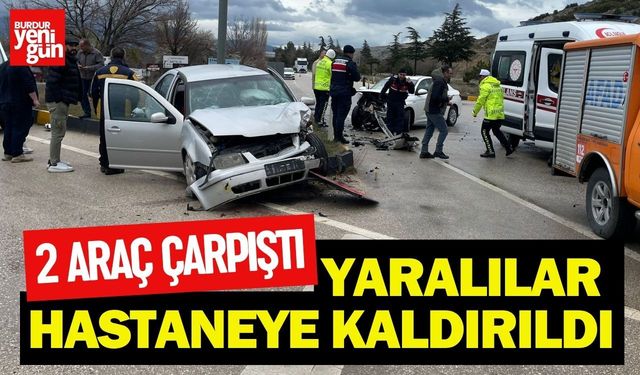 2 Araç Çarpıştı! Yaralılar Hastaneye Kaldırıldı