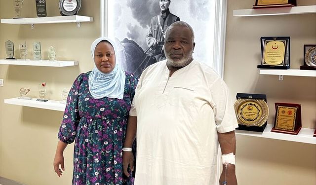 Nijeryalı çift, Antalya'da sağlığına kavuştu