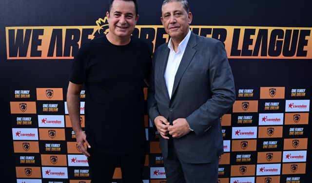 Hull City taraftarları, Premier Lig sevincini Antalya'da kutladı
