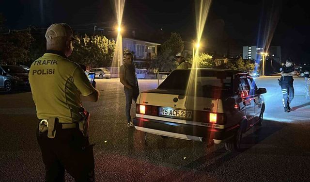 Burdur'da abartı egzoz kullanılan 2 araç trafikten men edildi