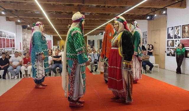 Denizli'de sandıkta bekleyen hazineler gün yüzüne çıktı