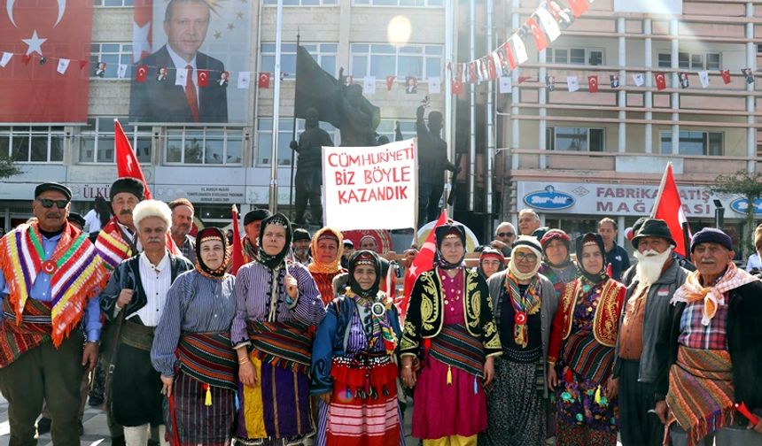 Burdur'da Cumhuriyet Bayramı'ndan Renkli Görüntüler