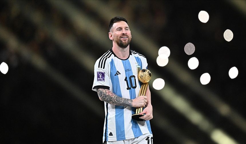 Messi'nin 2022 Dünya Kupası'nda giydiği formalar, müzayedeye çıkacak