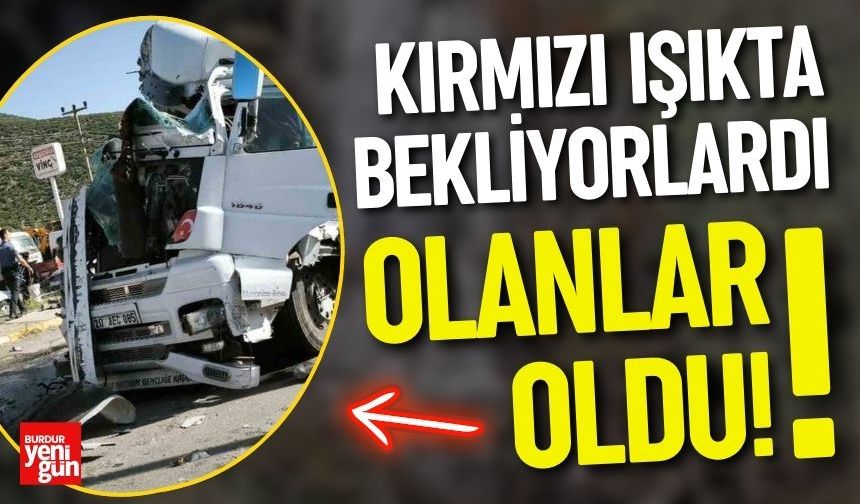 Kırmızı Işıkta Bekliyorlardı, Olanlar Oldu!