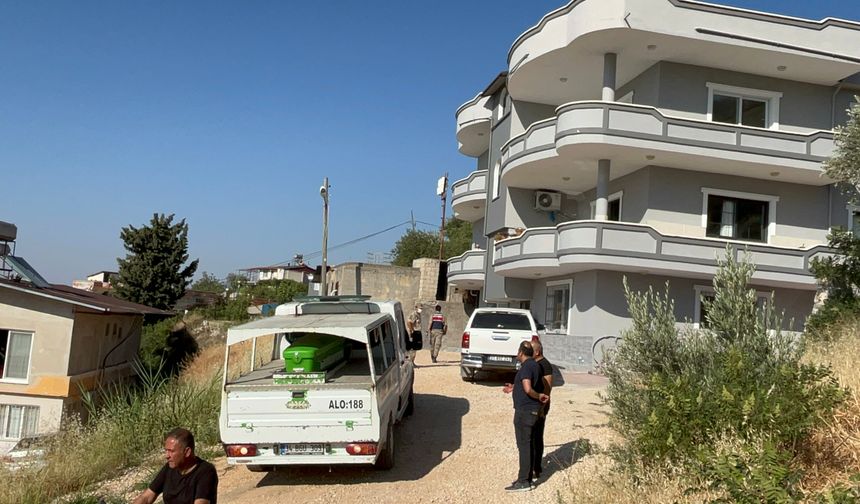 Hatay'da cani baba 12 yaşındaki kızını öldürdü, eşini ağır yaraladı