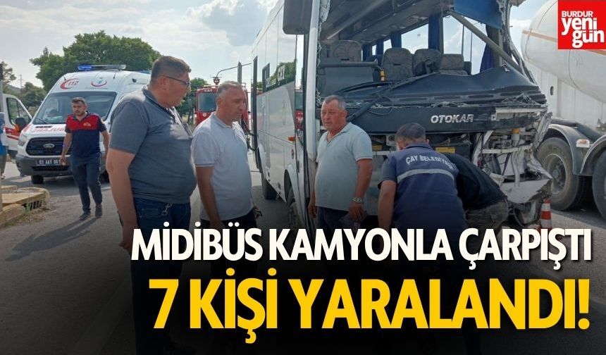 Midibüs kamyonla çarpıştı: 7 yaralı